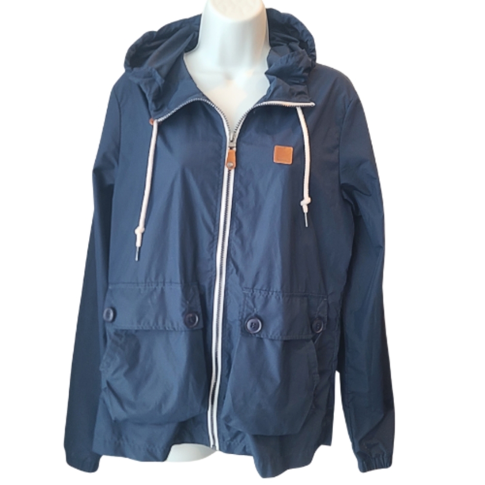 Bench Packable Rain Jacket Coat Water Resist Gorpcore Hiking Outdoors Sz Medium
